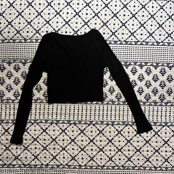 button top - Picture 2 of 3